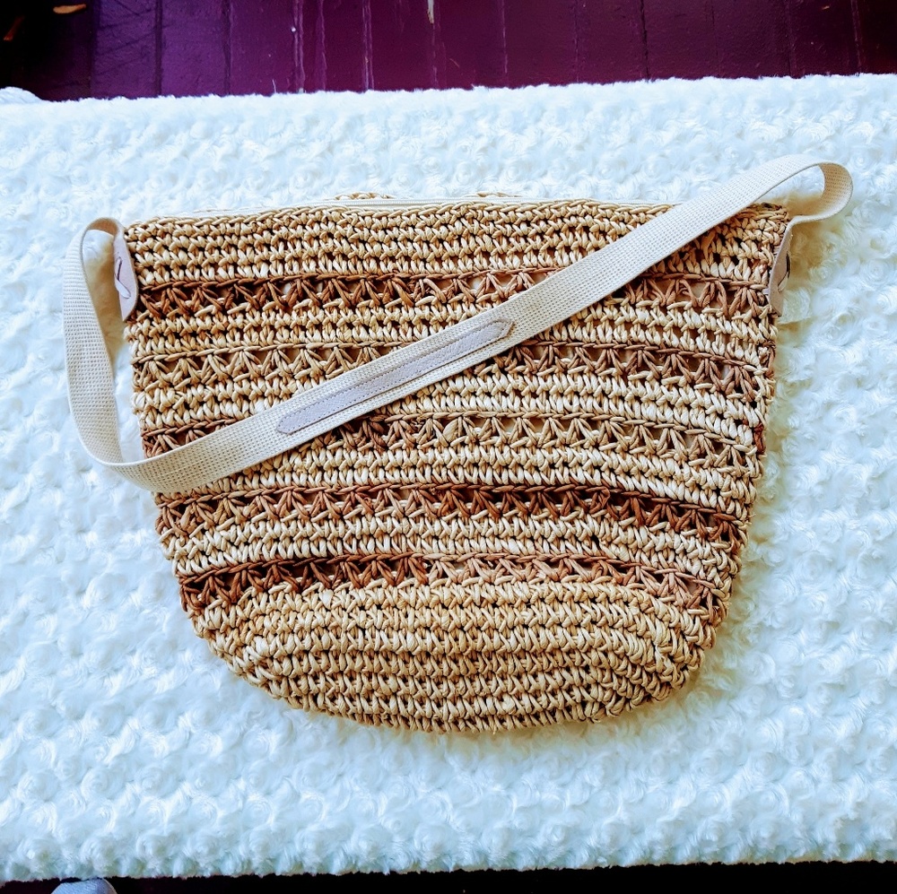 Raffia woven Bucket Hobo bag